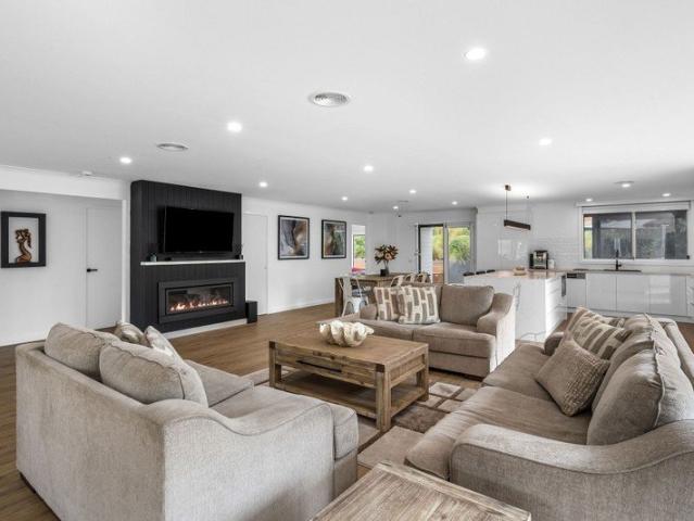 Spacious Family Home with Multiple Living Zones & Exceptional Outdoor Entertaining