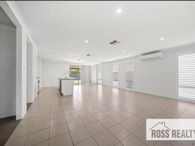 SPACIOUS FAMILY HOME WITH MULTIPLE LIVING AREAS