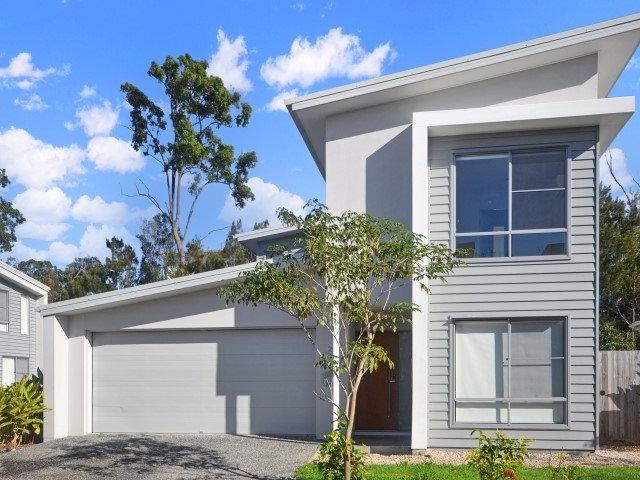 SPACIOUS FAMILY HOME WITH MULTIPLE LIVING AREAS