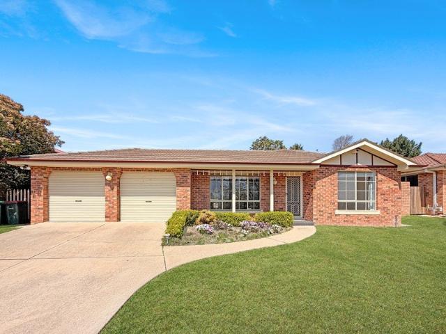 Spacious Family Home with Multiple Living Areas