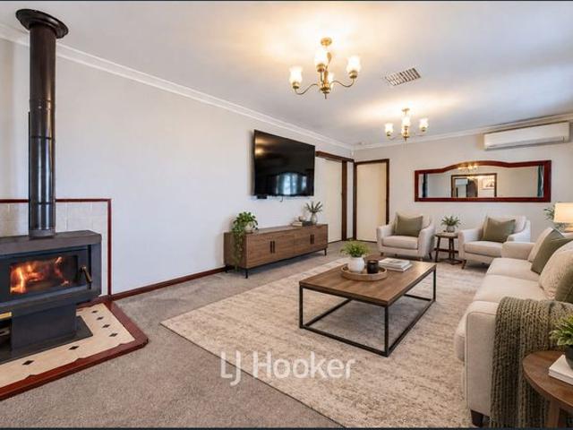 Spacious Family Home with Multiple Living Areas, Workshop & Excellent Heating
