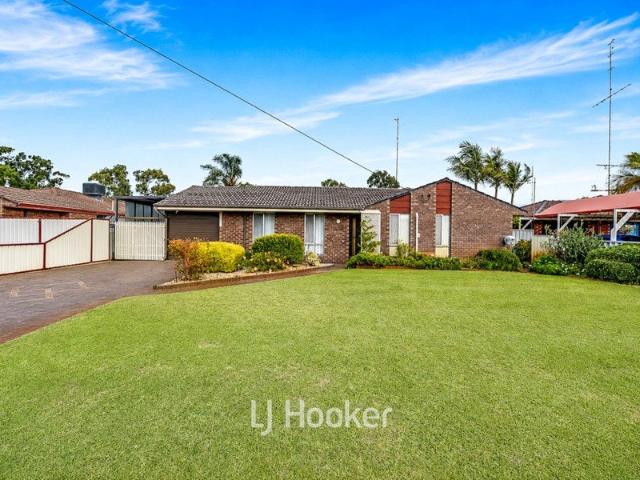 Spacious family home with multiple living areas & great outdoor space