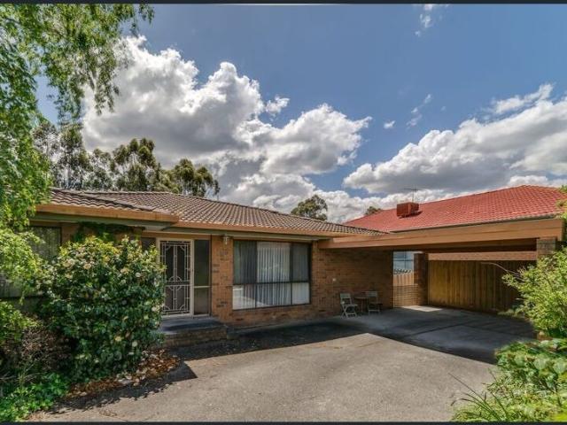 Spacious Family Home with Multiple Living Areas in a Peaceful Templestowe Setting