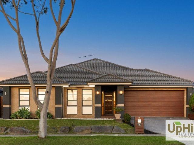 Spacious Family Home with Multiple Living Areas in a Prime Location