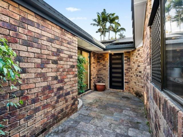 Spacious Family Home with Multiple Living Areas on 600m2