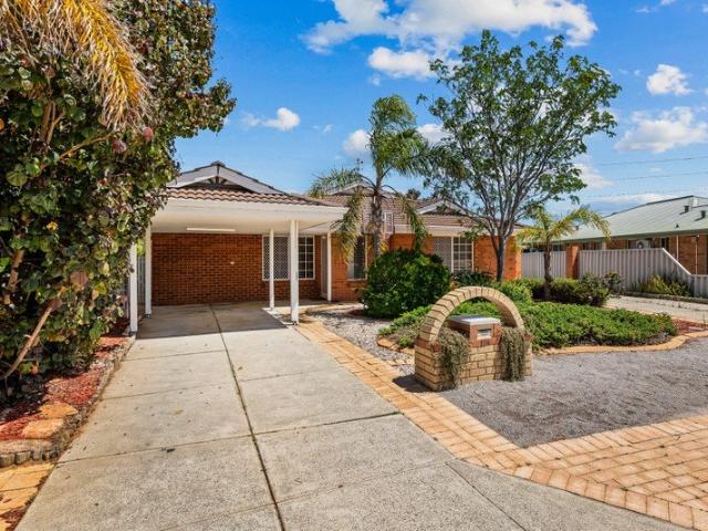 Spacious Family Home With Multiple Living Areas & Outdoor Entertaining