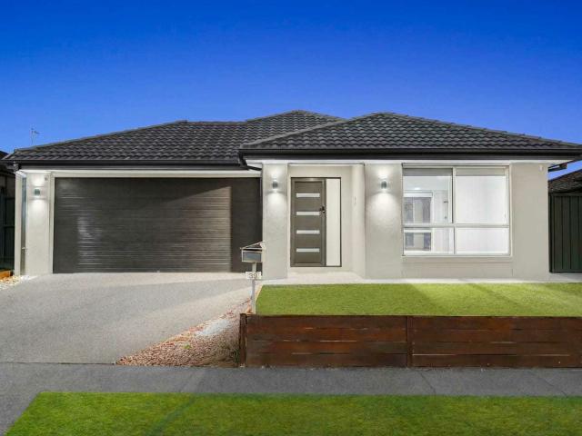 Unfurnished! Spacious Family Home with Modern Comfort in a Convenient Wyndham Vale Location