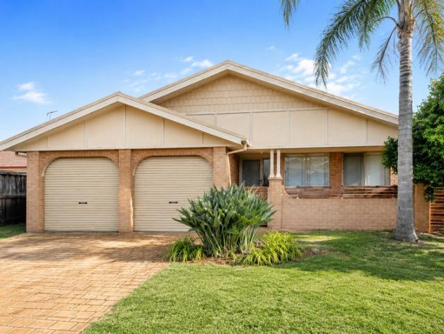 Spacious Family Home with Movie Room in Prime Location Of Narellan Vale