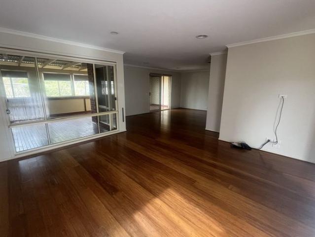 Spacious family Home with Outdoor Entertaining Area