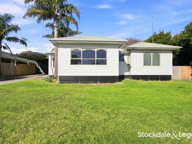 Spacious Family Home with Outstanding Parking & Outdoor Space