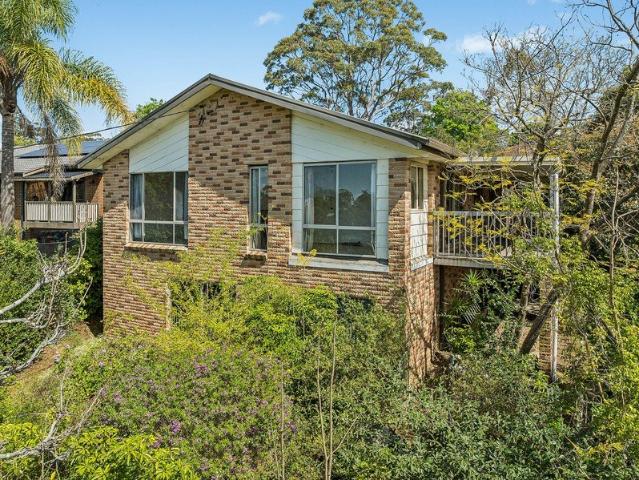 Spacious family home with outstanding potential in a peaceful setting
