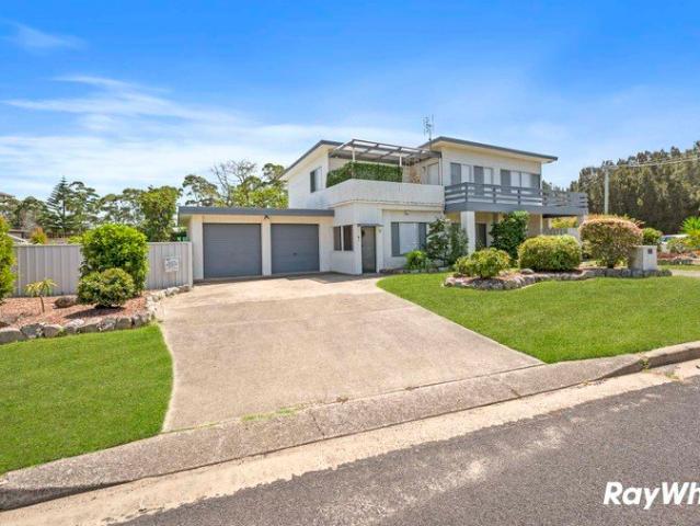 Spacious Family Home with Ocean Views