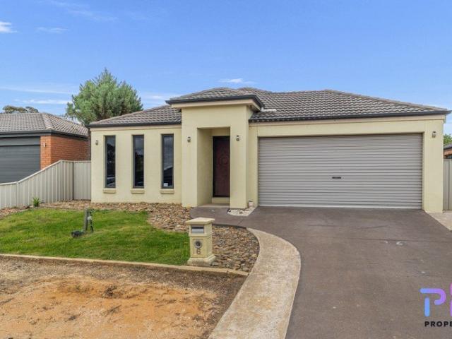 SPACIOUS FAMILY HOME WITH OPEN PLAN LIVING AND DOUBLE GARAGE
