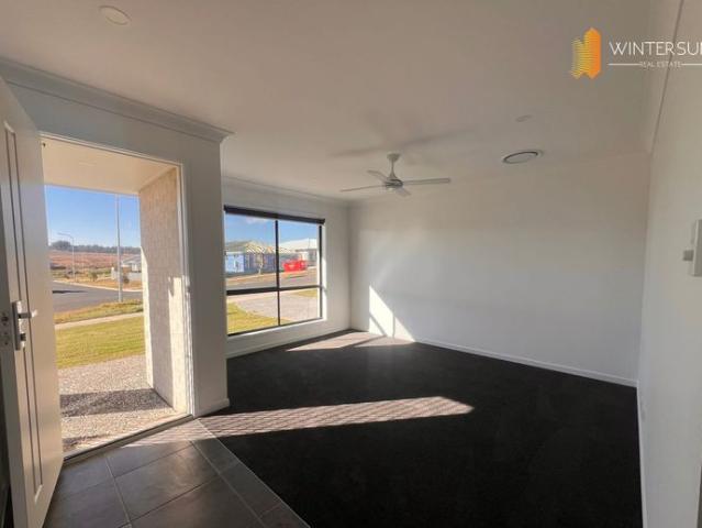 Spacious Family Home with a Large Backyard in a Peaceful Location!