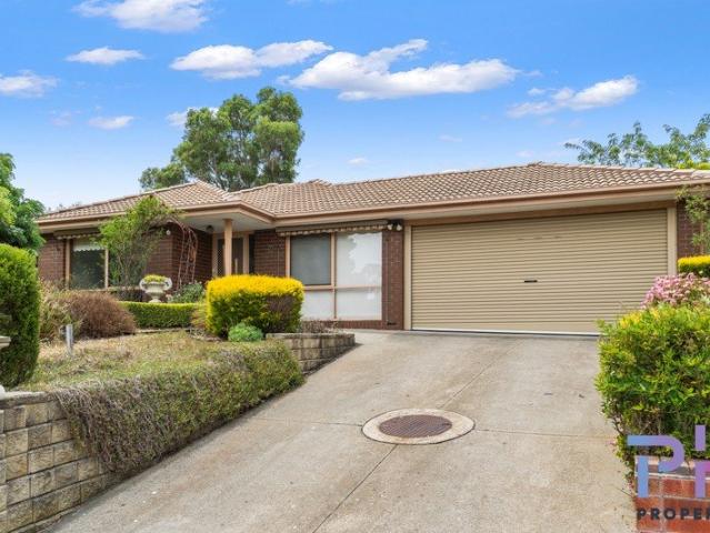 SPACIOUS FAMILY HOME WITH A LARGE YARD