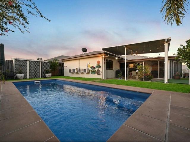 Spacious Family Home with a Pool!