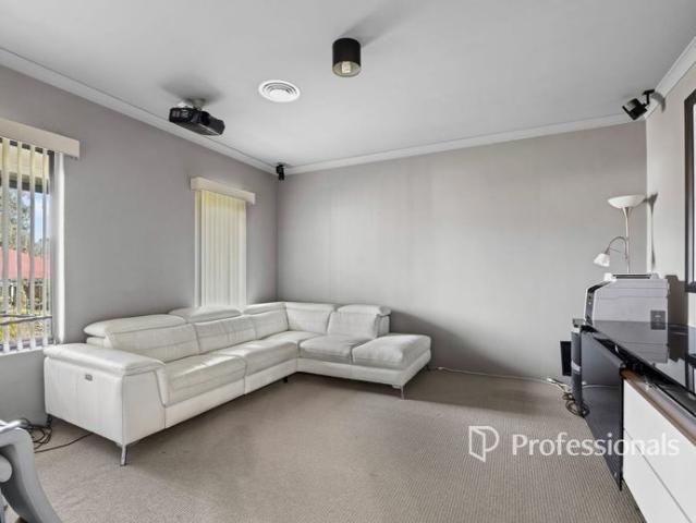 Spacious Family Home with a Pool in South Bunbury!