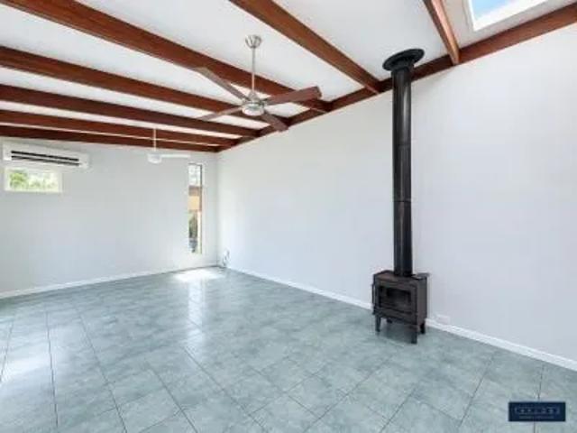 Spacious Family Home with a Pool in Strathdickie