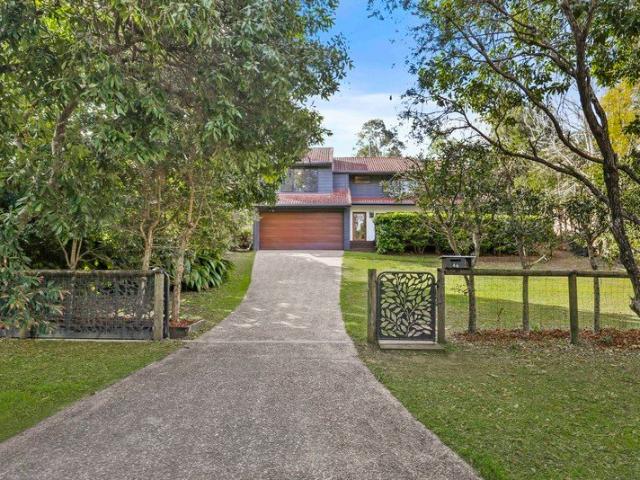Spacious Family Home with a Peaceful Parkland Outlook
