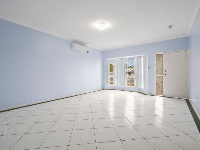 Spacious Family Home with Air Conditioning Throughout & Huge Outdoor Entertaining Area