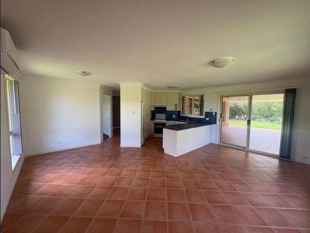 Spacious Family Home With All The Bells and Whistles