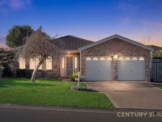 SPACIOUS FAMILY HOME WITH AN INGROUND POOL