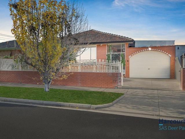 Spacious Family Home with Bungalow in the Heart of Albanvale