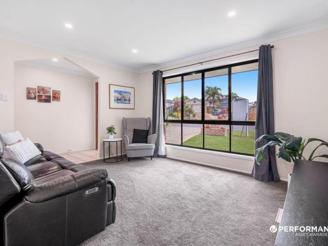 Spacious Family Home with Bayside Bliss
