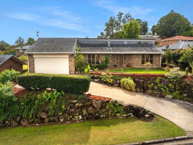 Spacious Family Home With Beautiful Views