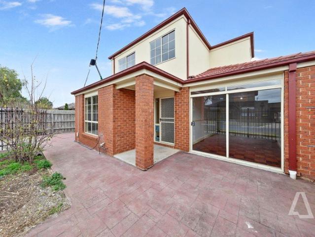 Spacious Family Home with Bonus Studio in Peaceful Location