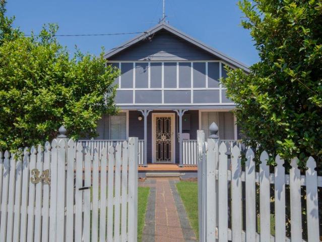 Spacious Family Home / Be Quick