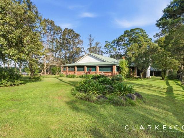 SPACIOUS FAMILY HOME WITH COUNTRY CHARM!