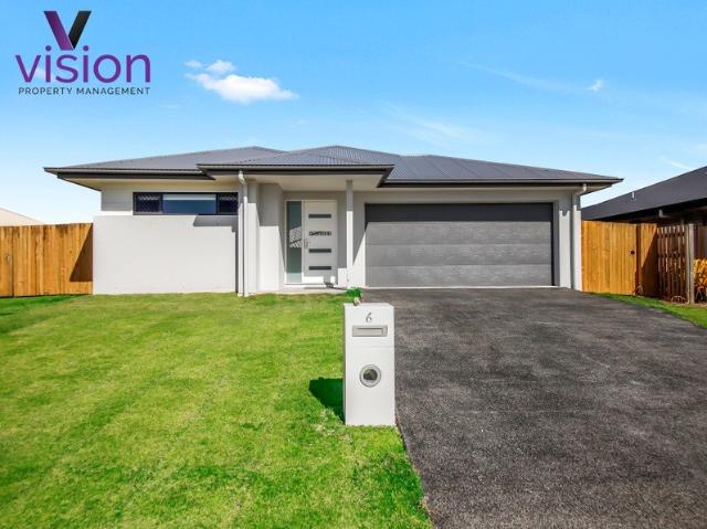 Spacious Family Home with Ducted Air Conditioning & Side Access!