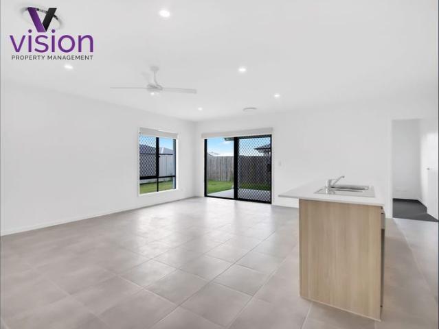 Spacious Family Home with Ducted Air Conditioning & Side Access!