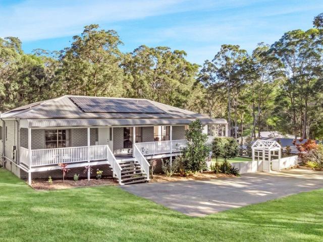 SPACIOUS FAMILY HOME WITH POOL, SHED AND PADDOCK OPPOSITE 1,000 ACRES OF TRAILS