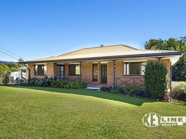 Spacious Family Home with Dual Living Potential & Garden Maintenance Included