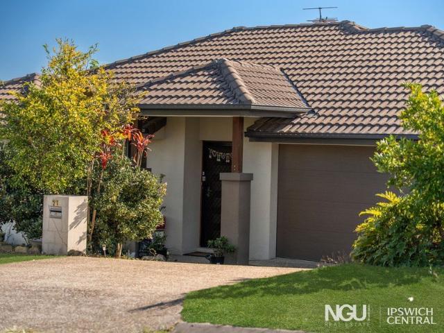SPACIOUS FAMILY HOME WITH DUAL LIVING ZONES IN A PRIME SPRINGFIELD LAKES LOCATION