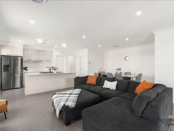 Spacious Family Home with Dual Side Access in Prime Yarrabilba Location !