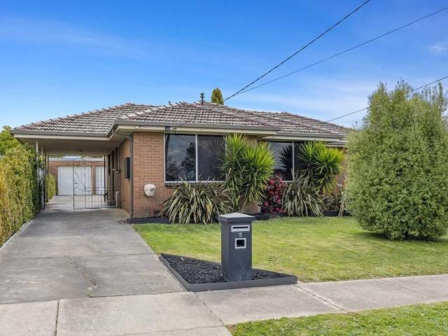 Spacious Family Home with Excellent Entertaining & Living Options