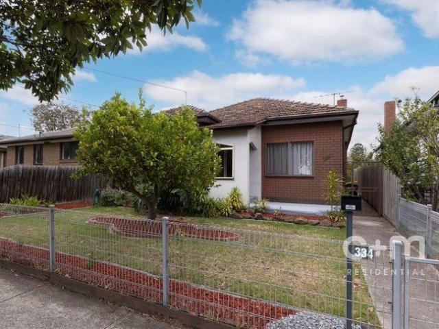 Spacious Family Home with Excellent Rear Access