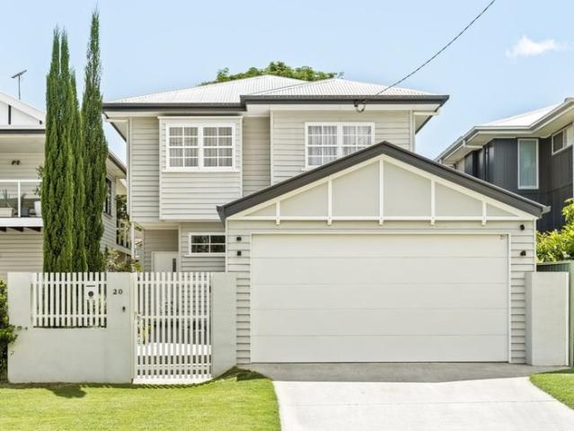 SPACIOUS FAMILY HOME WITH EXCEPTIONAL OUTDOOR ENTERTAINING