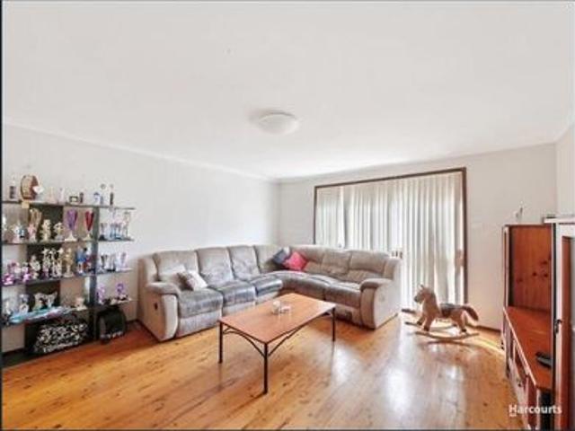 Spacious Family Home with Expansive Entertaining & Bushland Outlook