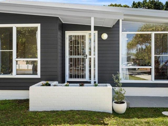 Spacious Family Home with Expansive Front & Rear Yards