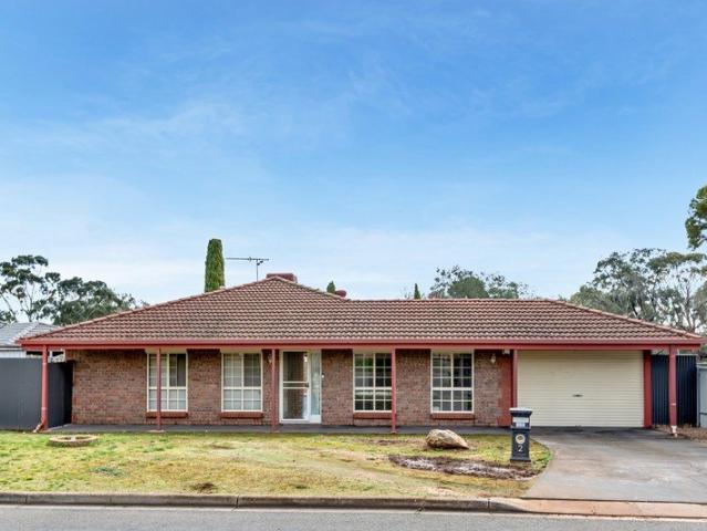 Spacious family home with external studio!