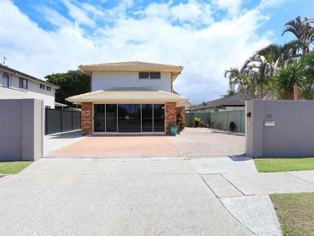 Spacious Family Home with Endless Potential, Only 200 Metres From The Beach!