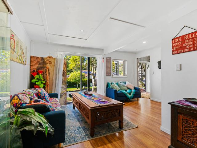 Spacious Family Home with Endless Potential in the Heart of Nerang