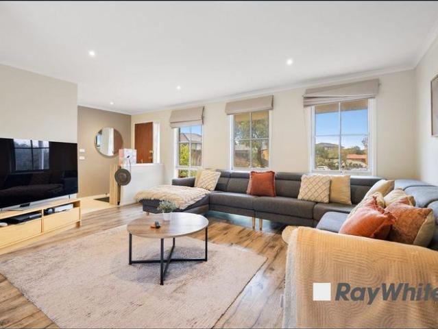 Spacious Family Home with Entertainer's Deck in Prime Endeavour Hills Location