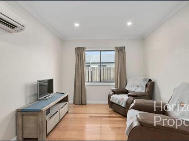 Spacious Family Home with Fantastic Entertaining!