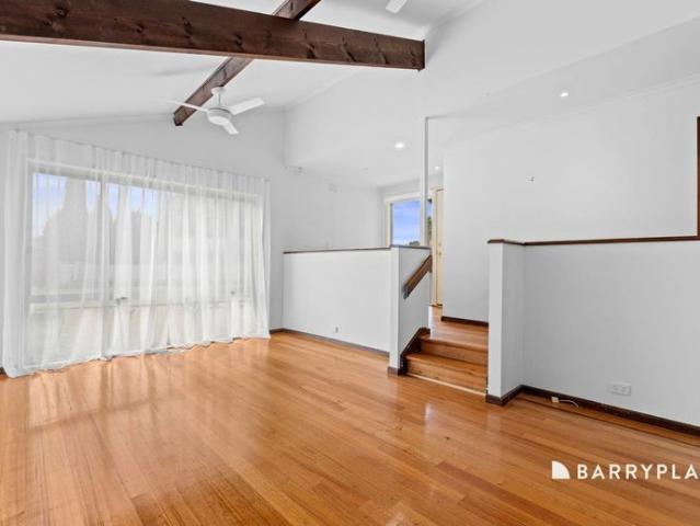 Spacious Family Home with Fantastic Indoor & Outdoor Living!