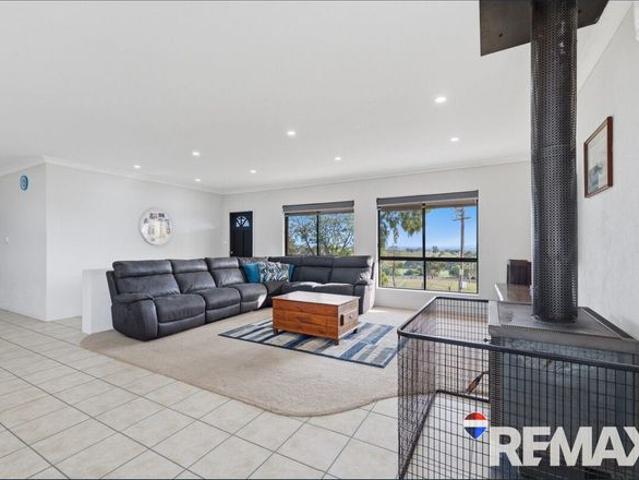 Spacious Family Home with Fantastic Shedding